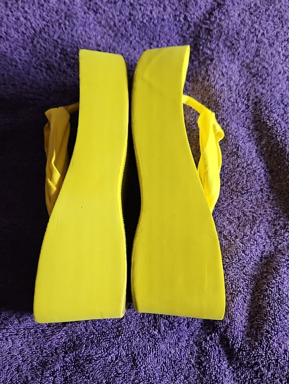 2 Pair Colin Stuart Flip Flop Heels Size 7 Black And Yellow Pair - Picture 9 of 9
